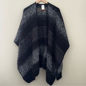 WoolRich Black White Gray Knit Poncho Sweater Cardigan One Size